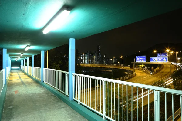 Ponte pedonale di notte — Foto Stock