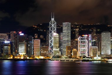 Geceleyin Hong Kong silueti