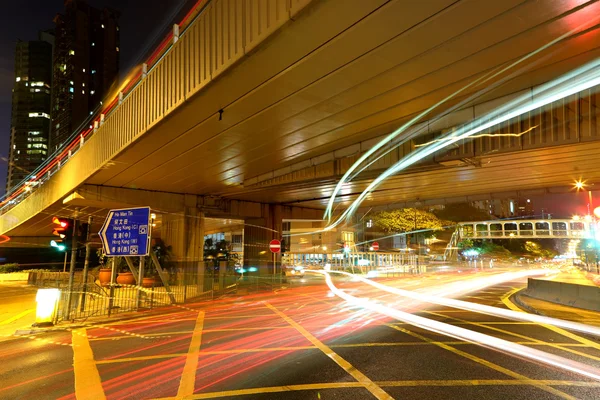 Trafik nattetid i hong kong — Stockfoto
