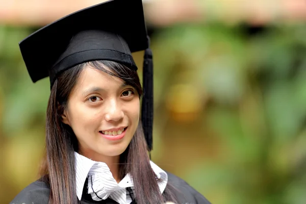 Asiatische Mädchen Abschluss — Stockfoto
