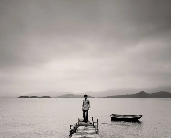 Osamělý muž — Stock fotografie