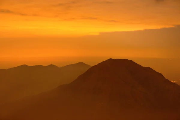 Góry w zachód słońca — Zdjęcie stockowe