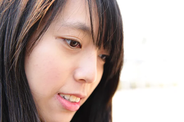 Ansikte av ung asiatisk kvinna — Stockfoto