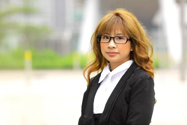 Asiatische Junge Geschäftsfrau — Stockfoto