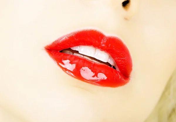 Czerwone usta — Zdjęcie stockowe