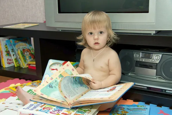 Malý čtenář — Stock fotografie