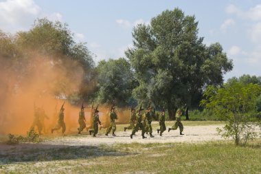 çalışan askerler