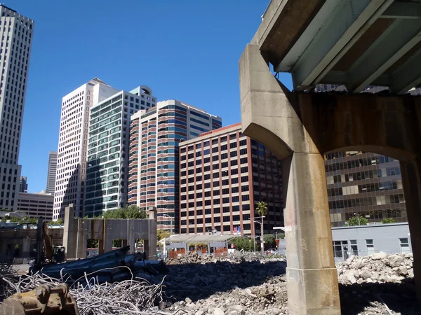 Разрушенное шоссе в центре Сан-Франциско — стоковое фото