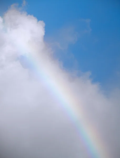Hawaiianischer Regenbogen über einer Wolke — Stockfoto