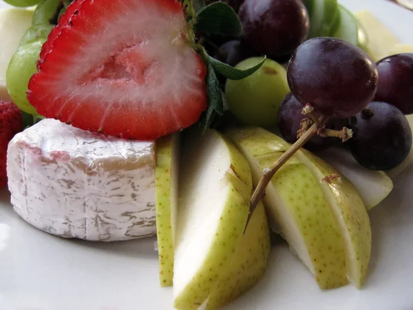 Close-up of Fruit and Cheese Plate — Stock Photo, Image