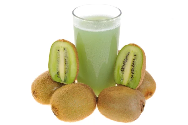Kiwifrukter och ett glas juice — Stockfoto