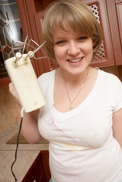 Pretty Plump Girl Preparing Pancakes — Stock Photo, Image