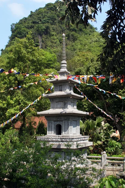 Пагода во вьетнамском храме — стоковое фото