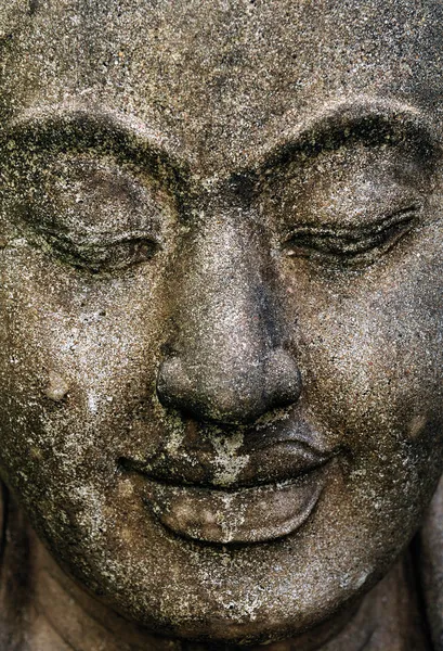 Freundlich Aussehender Steinerner Buddha Kopf — Stockfoto