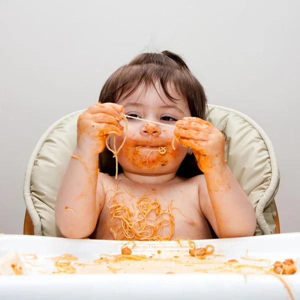 Felice divertente mangiatore disordinato — Foto Stock