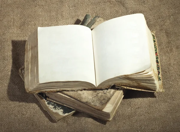 Παλιό Βιβλίο Κουρελιασμένη Αντίκες Για Σχέδιό Σας — Φωτογραφία Αρχείου