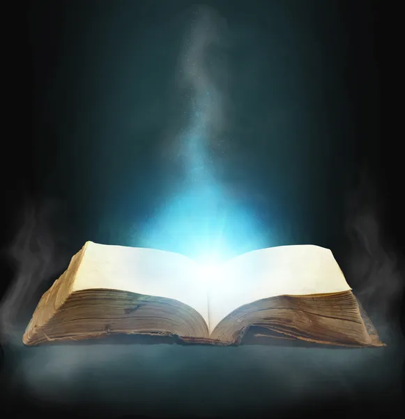 Öppnade Magiska Boken Med Magi Ljus För Design — Stockfoto