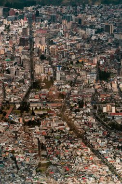 Quito binalar