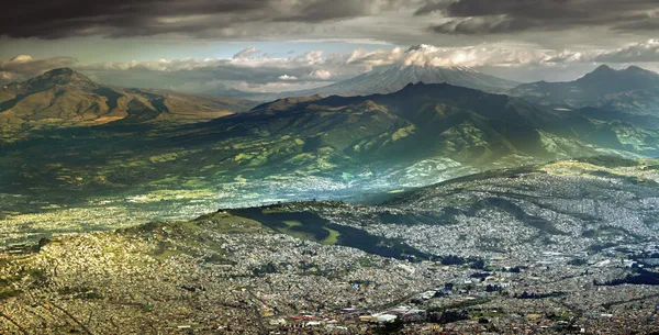 Quito Panorama — Stockfoto