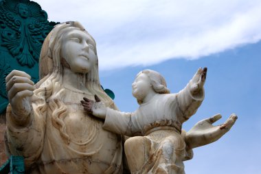 Mirador De La Virgin Monument