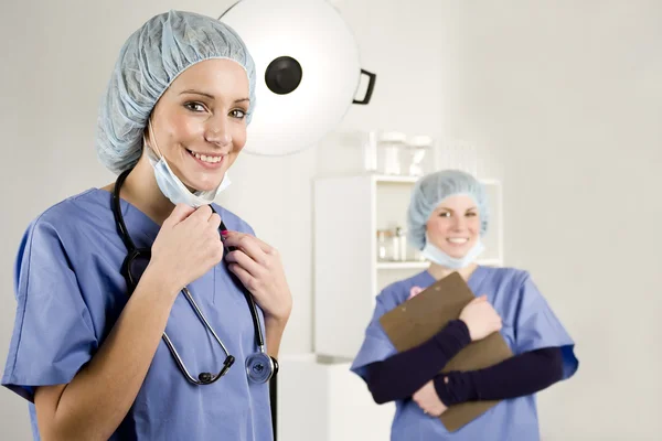 Enfermeira e médico no hospital — Fotografia de Stock