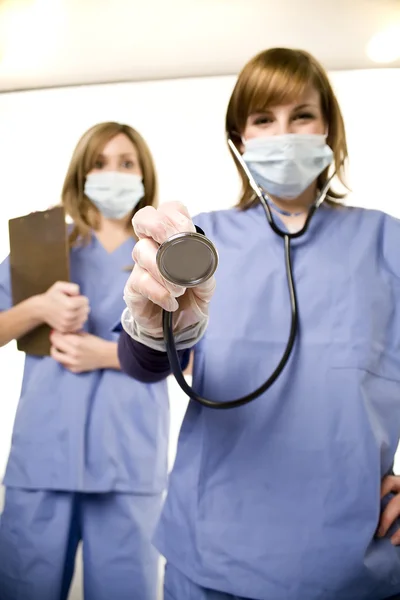 Enfermeira e médico no hospital — Fotografia de Stock