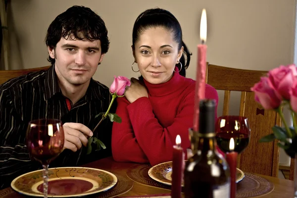 Pár birtoklás egy romantikus vacsora Stock Fotó