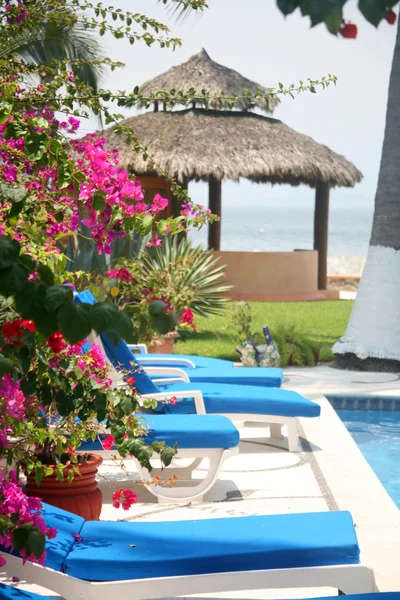 Mexikanische Cabana am Strand und am Wasser — Stockfoto
