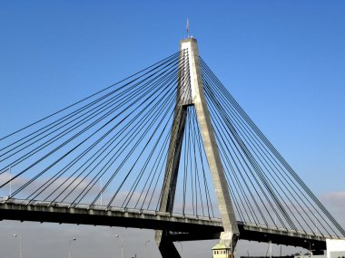 Bir Köprü