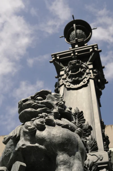 León guardia escultura —  Fotos de Stock