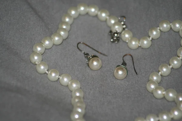 stock image Pearls necklace and earings