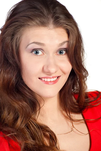 白地に赤いドレスで美しい若い女性のクローズ アップ — ストック写真