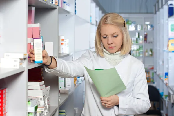 Beautiful pharmacist — Stock Photo, Image