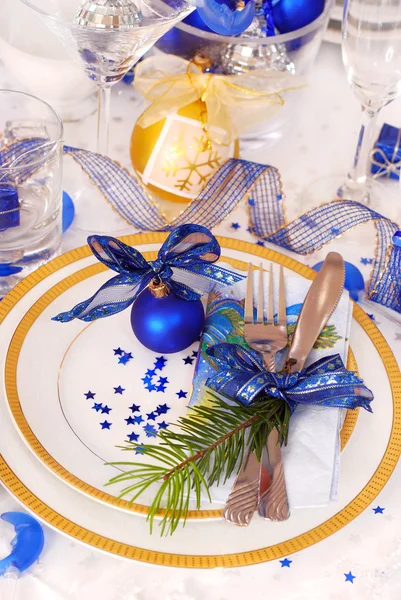 Christmas table setting in white and blue colors — Stock Photo, Image