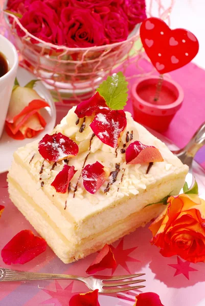 Cake voor Valentijnsdag partij — Stockfoto