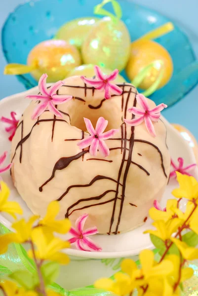 复活节的杏仁圈蛋糕 — 图库照片