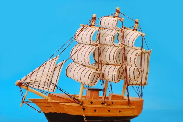 Boyunda yelkenli gemi modeli — Stok fotoğraf