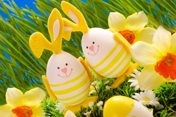 Easter decoration in grass — Stock Photo, Image