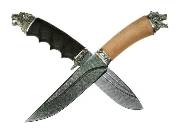 As facas de caça em um fundo branco — Fotografia de Stock