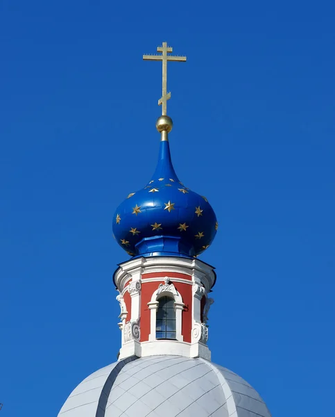 Eglise-est photographié dôme en Russie . — Photo