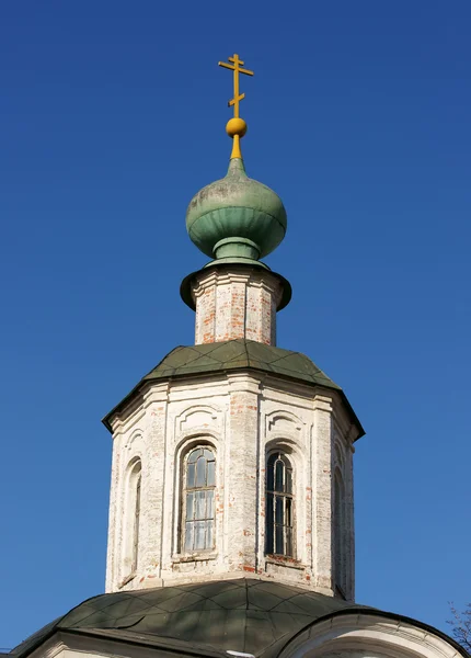 Kostel-je fotografoval kopule v Rusku. — Stock fotografie