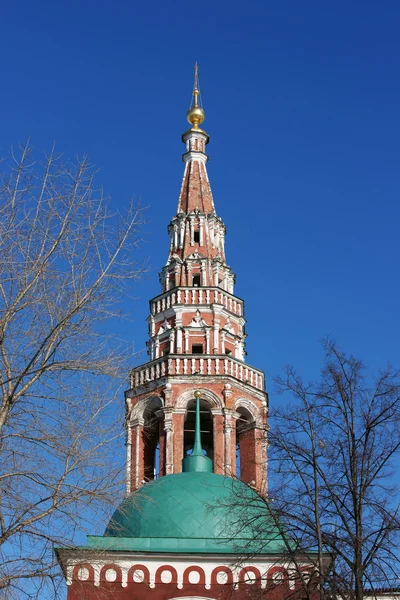 Belltower-jest fotografowane kopuły w Rosji. — Zdjęcie stockowe