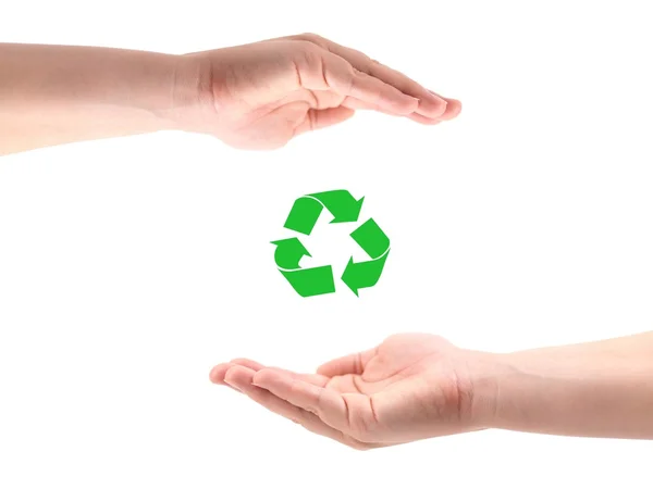 Mãos Femininas Símbolo Reciclagem Isolado Contra Fundo Branco — Fotografia de Stock