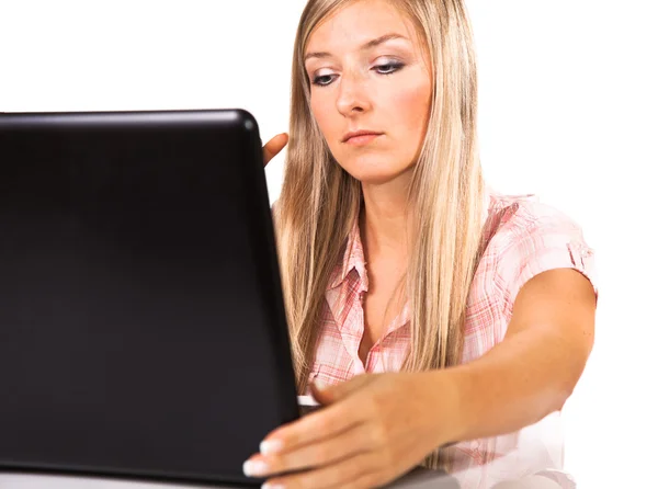 Femme caucasienne avec ordinateur portable sur backgrodun isolé blanc — Photo