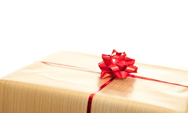 Cajas de regalos de Navidad con cintas aisladas en blanco —  Fotos de Stock