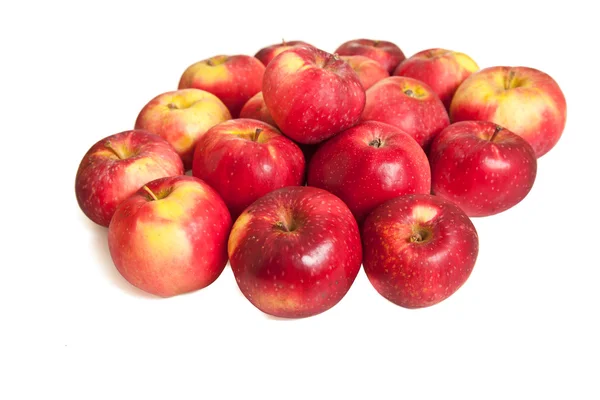 Frische rote saftige natürliche Äpfel — Stockfoto