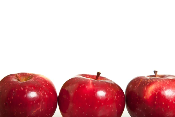 Manzanas naturales jugosas rojas frescas —  Fotos de Stock