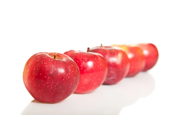 Manzanas naturales jugosas rojas frescas — Foto de Stock