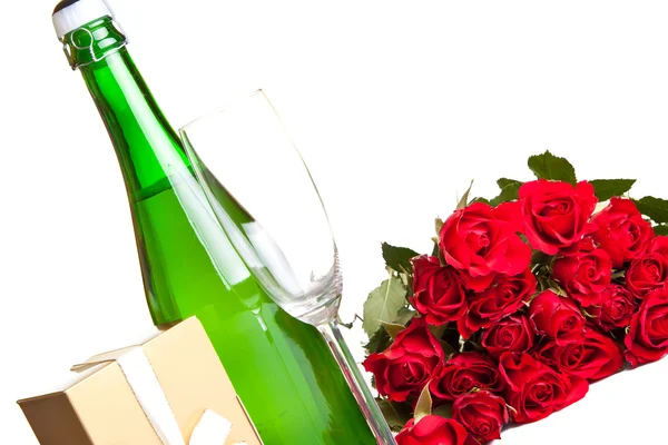 Rosas Del Día San Valentín Vino Champán Aislado Blanco —  Fotos de Stock