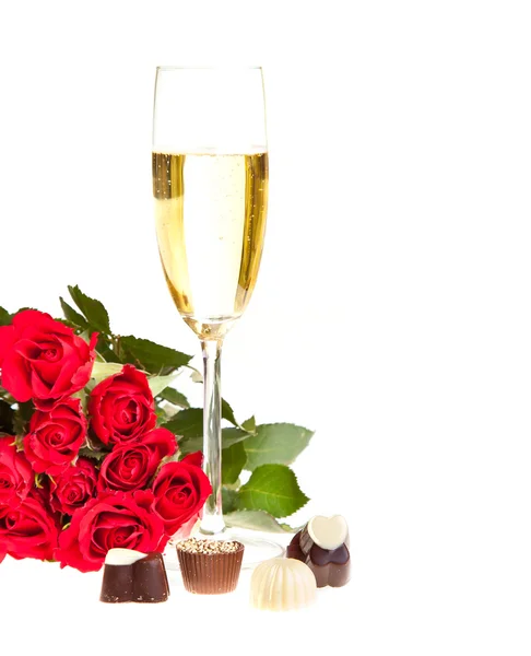 Alla Hjärtans Dag Rosor Och Champagne Vin Isolerad Vit — Stockfoto